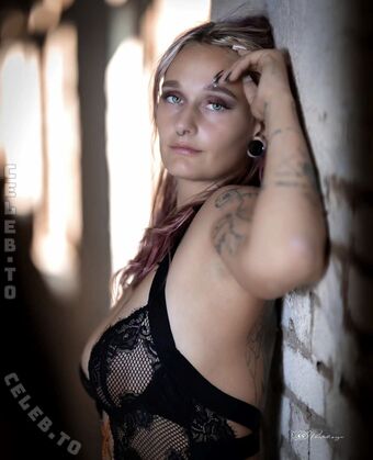 highclassbella  Голі Зливи OnlyFans Фото 5