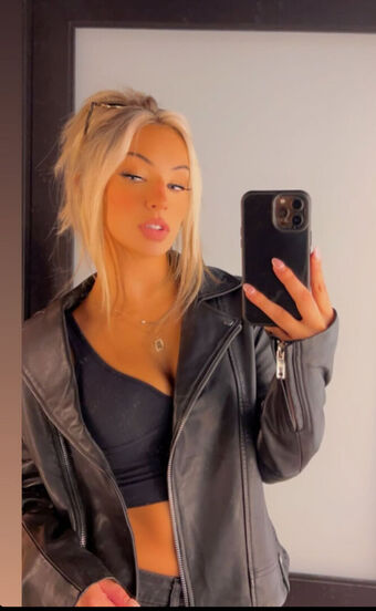 Honeyxxo Голі Зливи OnlyFans Фото 33