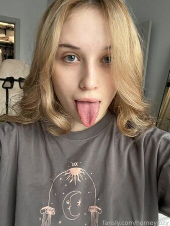 HorneyJozy Голі Зливи OnlyFans Фото 17