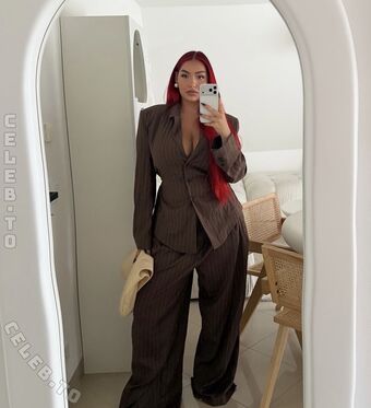 hrvaaticaa Голі Зливи OnlyFans Фото 4