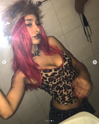Httvitoria Голі Зливи OnlyFans Фото 3