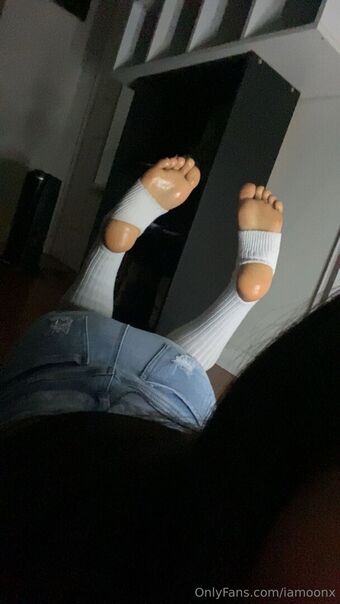 iamoonx Голі Зливи OnlyFans Фото 2