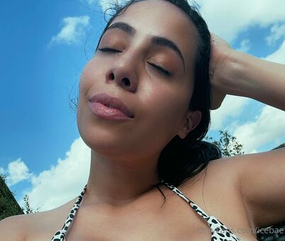 icebae Голі Зливи OnlyFans Фото 6