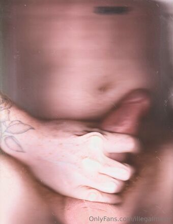 illegalmajor Голі Зливи OnlyFans Фото 9