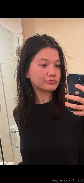 imava Голі Зливи OnlyFans Фото 4