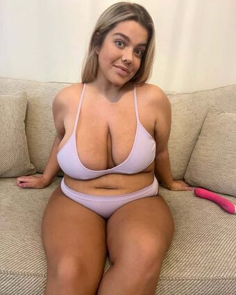 Imogen Голі Зливи OnlyFans Фото 33
