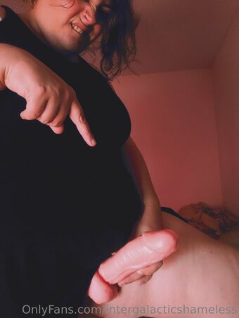 intergalacticshameless Голі Зливи OnlyFans Фото 9