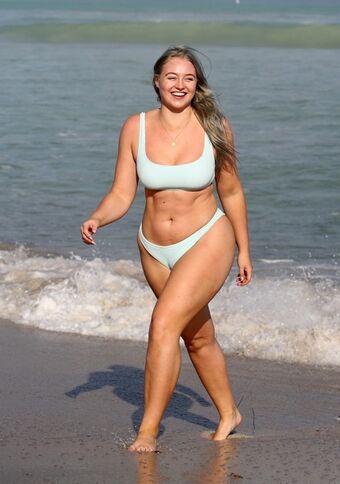 iskra Голі Зливи OnlyFans Фото 12