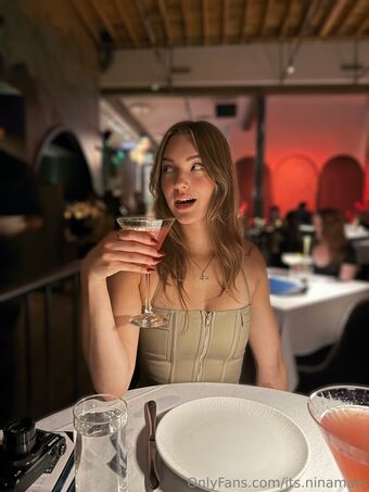 its.ninamars Голі Зливи OnlyFans Фото 12