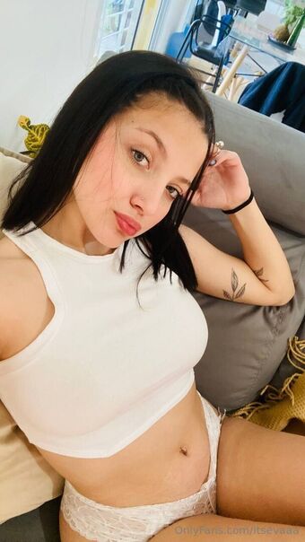 itsevaaa Голі Зливи OnlyFans Фото 17
