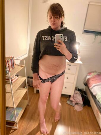 itsjunebug_ Голі Зливи OnlyFans Фото 31