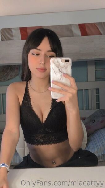 itslillyth Голі Зливи OnlyFans Фото 19
