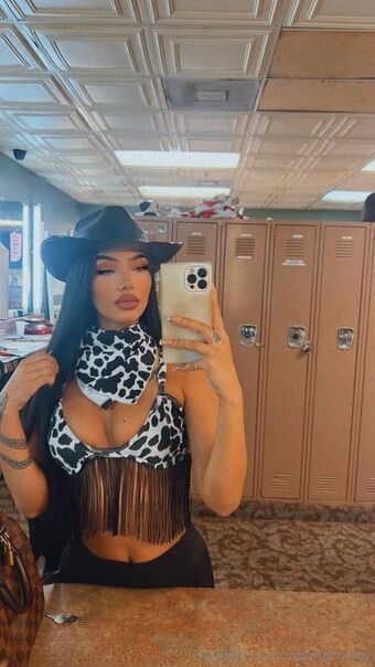 itsmetrinity Голі Зливи OnlyFans Фото 18