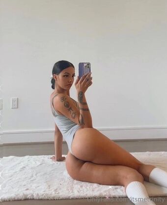 itsmetrinity Голі Зливи OnlyFans Фото 20