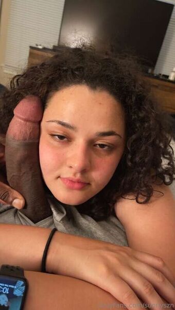 itsunnyszn Голі Зливи OnlyFans Фото 1