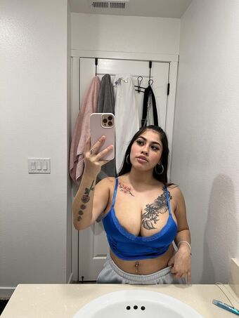 itzcatherineee Голі Зливи OnlyFans Фото 5