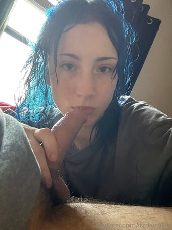 itzdaisylee Голі Зливи OnlyFans Фото 11