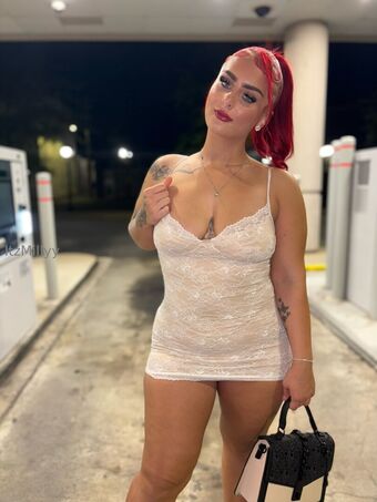 itzmissmilly Голі Зливи OnlyFans Фото 6