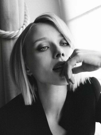 Ivanna Sakhno Голі Зливи OnlyFans Фото 59