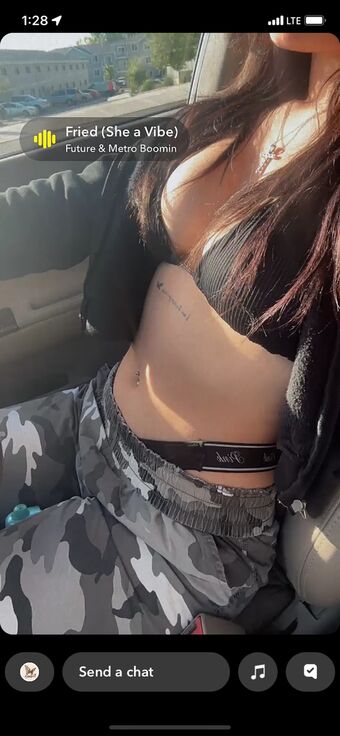 Izzy Wall Голі Зливи OnlyFans Фото 5