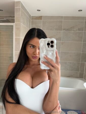 izzywinterss Голі Зливи OnlyFans Фото 59