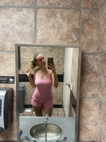 jada Голі Зливи OnlyFans Фото 10