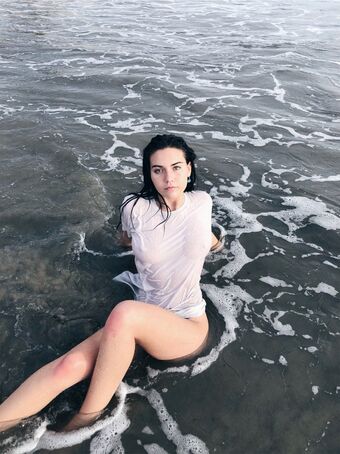 Jadegrce Голі Зливи OnlyFans Фото 8