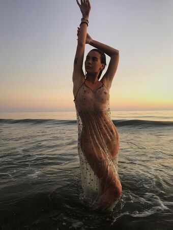 Jadegrce Голі Зливи OnlyFans Фото 9