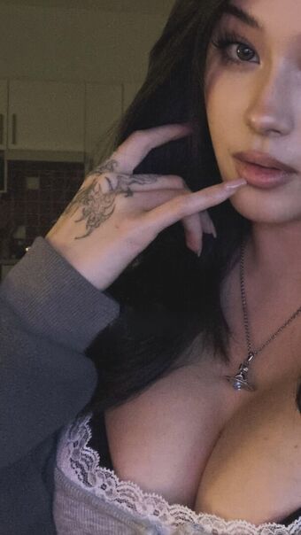 JadeyAnh Голі Зливи OnlyFans Фото 154