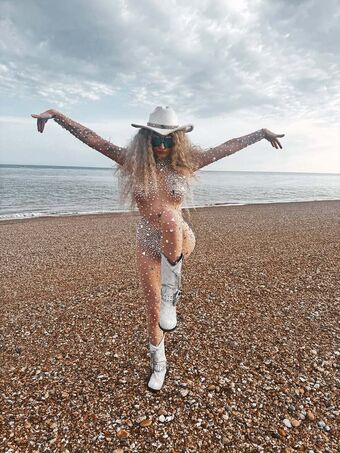 Janet Devlin
