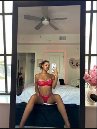 Jayde Chanda Голі Зливи OnlyFans Фото 8