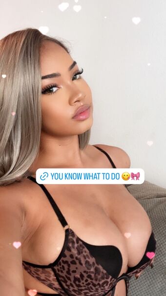 Jayde Chanda Голі Зливи OnlyFans Фото 15