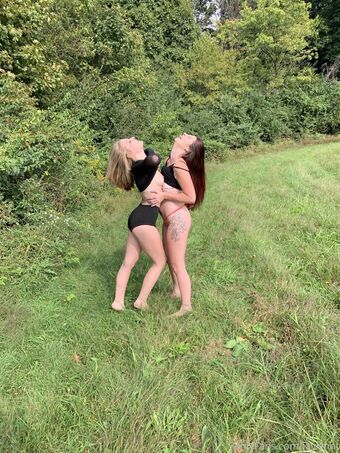 jaylynnt Голі Зливи OnlyFans Фото 7