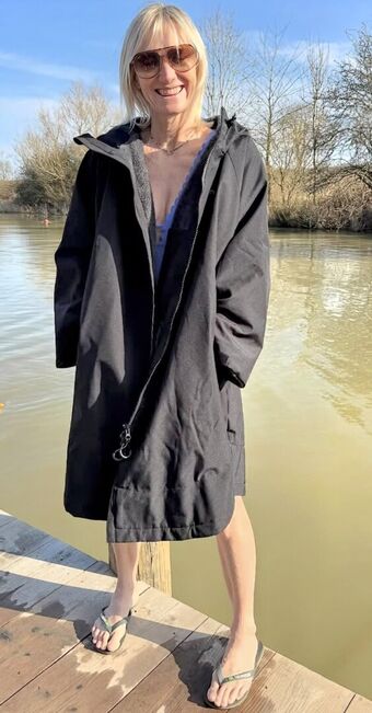 Jo Whiley Голі Зливи OnlyFans Фото 1