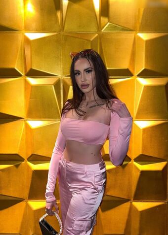 Joyyy Голі Зливи OnlyFans Фото 2