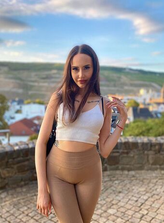 Joyyy Голі Зливи OnlyFans Фото 4