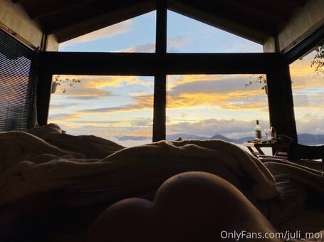 juli_moi Голі Зливи OnlyFans Фото 3