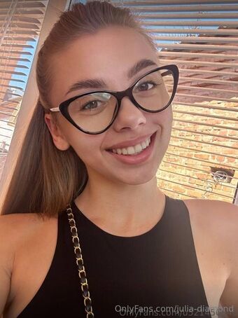 julia-diamond Голі Зливи OnlyFans Фото 77