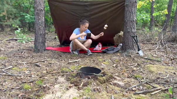 Julia's Adventures Голі Зливи OnlyFans Фото 8