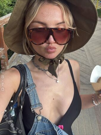 Julia Wulf Голі Зливи OnlyFans Фото 316