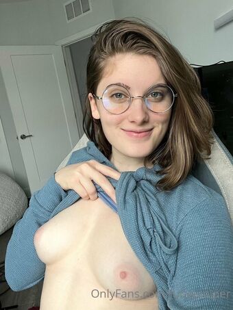 June Juniper Голі Зливи OnlyFans Фото 13