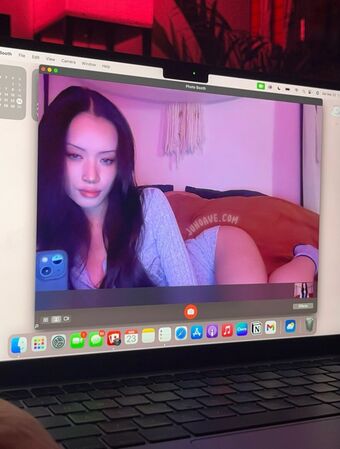 Junoave Голі Зливи OnlyFans Фото 5