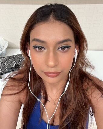 Juveria Голі Зливи OnlyFans Фото 10
