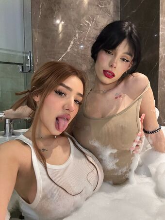kalyaispuro Голі Зливи OnlyFans Фото 3