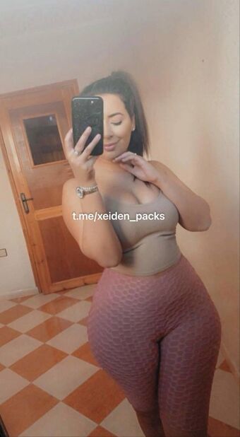 Karithecherry Голі Зливи OnlyFans Фото 49