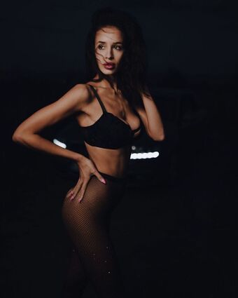 Karolina Голі Зливи OnlyFans Фото 19