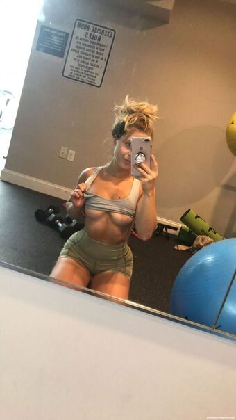 Kat W Голі Зливи OnlyFans Фото 16