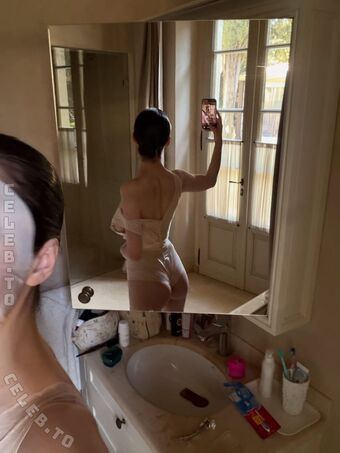 Katrin Korableva Голі Зливи OnlyFans Фото 215