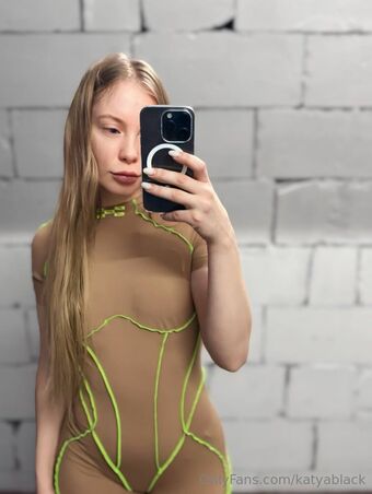 Katyablack Голі Зливи OnlyFans Фото 38