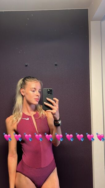 Keely Hodginkinson Голі Зливи OnlyFans Фото 13